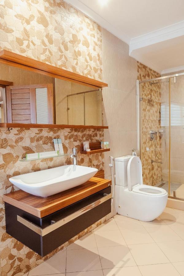 Tanga Beach Resort & Spa エクステリア 写真