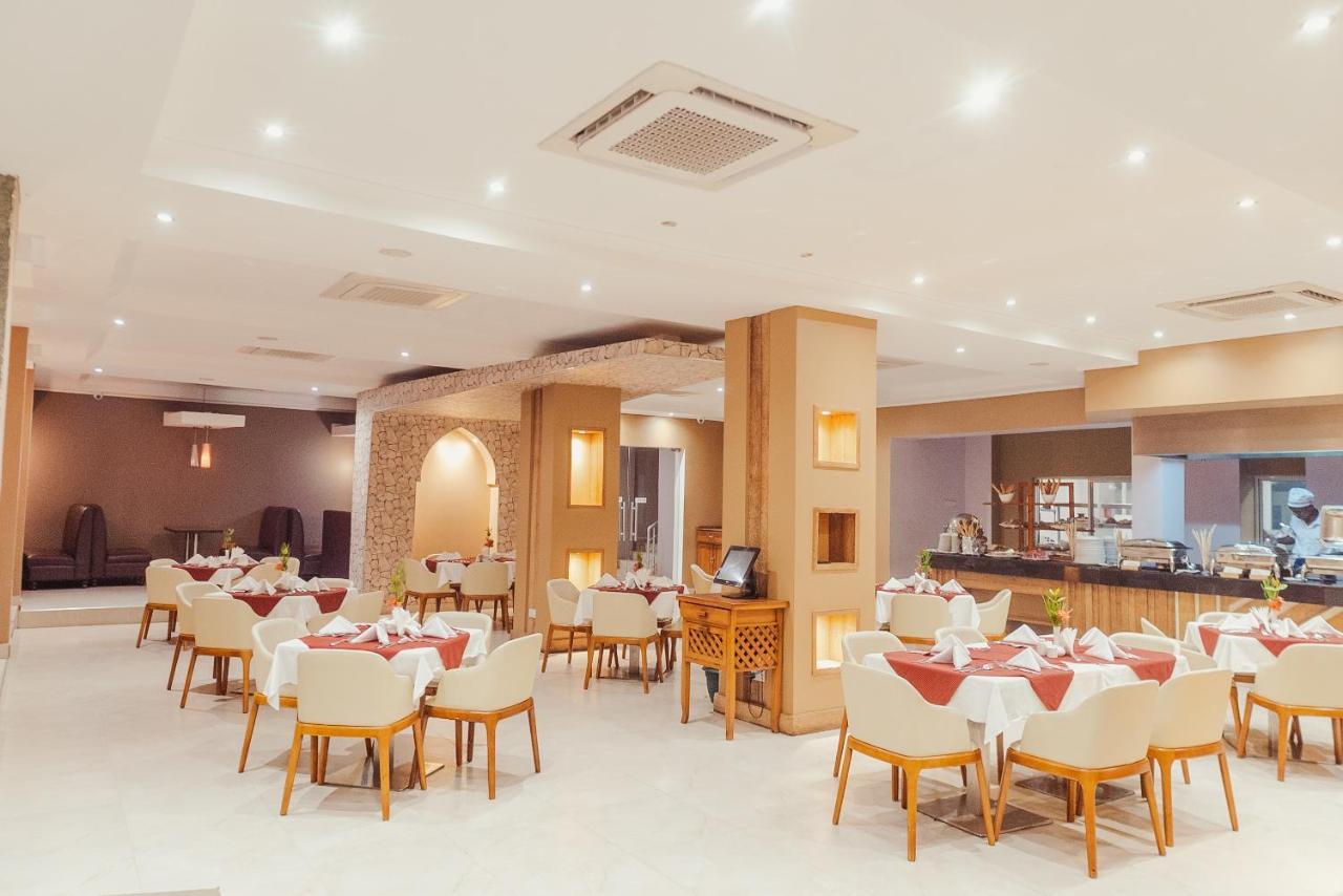 Tanga Beach Resort & Spa エクステリア 写真