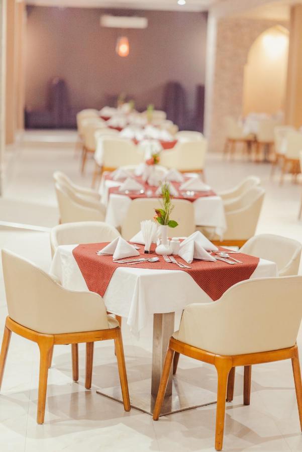 Tanga Beach Resort & Spa エクステリア 写真